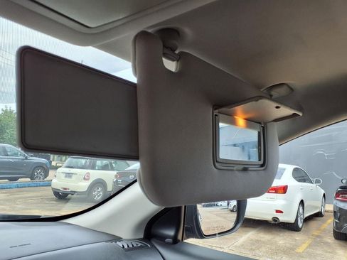 Used 2018 Nissan Pathfinder SL FWD image 26