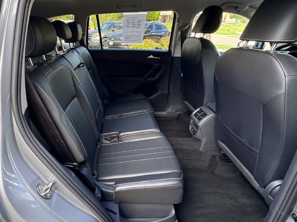 Used 2024 Volkswagen Tiguan SE AWD/4WD image 35