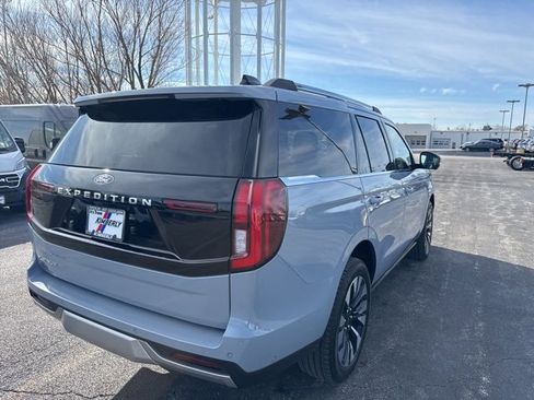 Used 2025 Ford Expedition Platinum w/ Driver's Package image 13