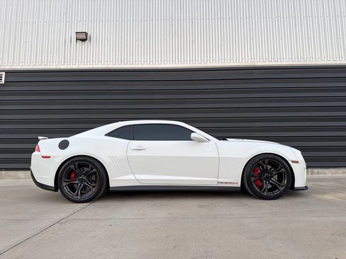 Used 2014 Chevrolet Camaro ZL1 RWD image 7