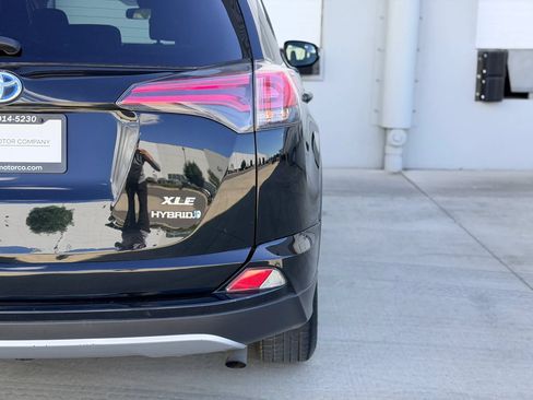 Used 2017 Toyota RAV4 XLE w/ Carpet Mat Package AWD/4WD image 33