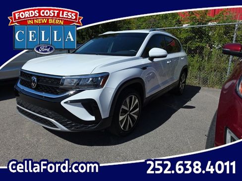 Used 2023 Volkswagen Taos SE AWD/4WD image 1