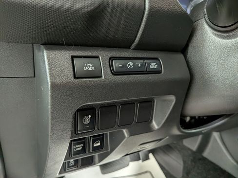 Used 2022 Nissan Frontier S w/ Technology Package image 16