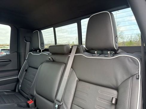 New 2026 GMC Sierra 1500 AT4X w/ LPO, Black Badging Package AWD/4WD image 40