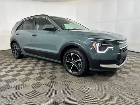 Used 2024 Kia Niro EX image 2