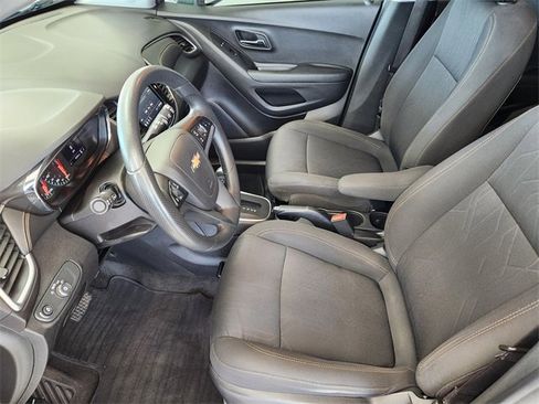 Used 2020 Chevrolet Trax LT image 15