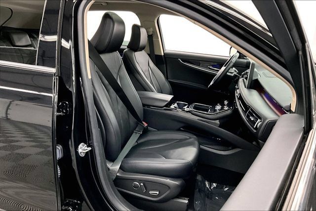 Used 2023 Lincoln Nautilus Reserve w/ Monochromatic Package FWD image 8