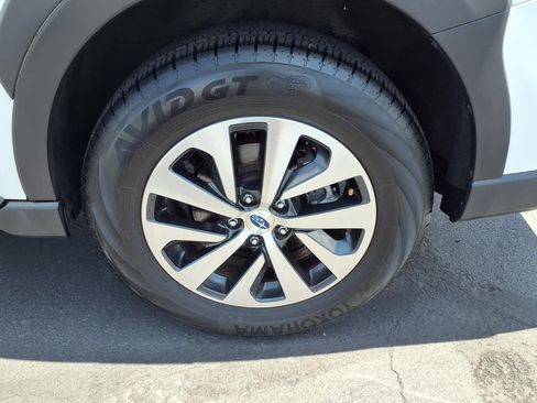Used 2024 Subaru Outback Premium AWD/4WD image 15