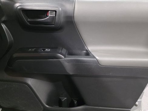 Used 2022 Toyota Tacoma SR image 13