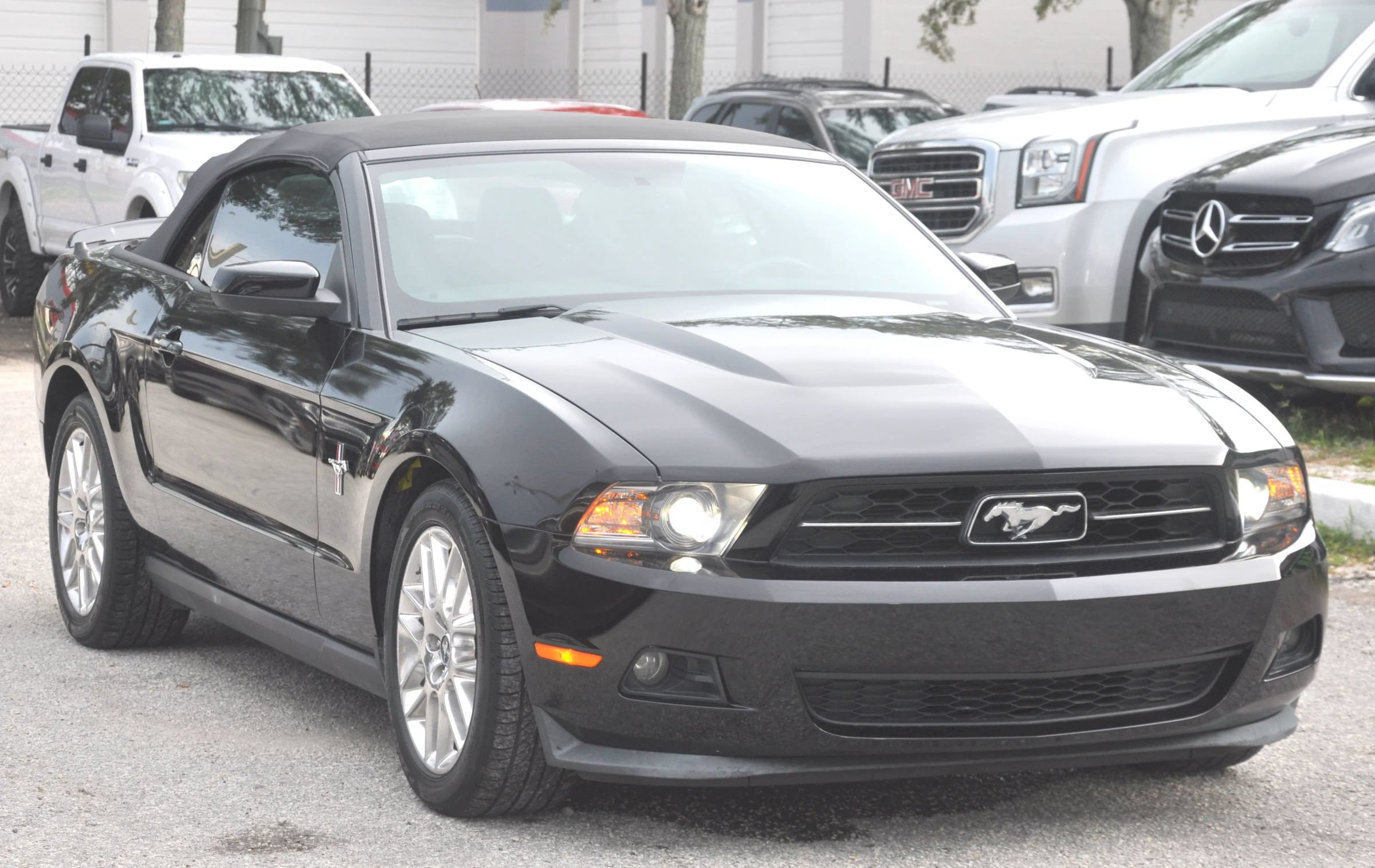 Used 2012 Ford Mustang Premium w/ Electronics Pkg RWD image 21