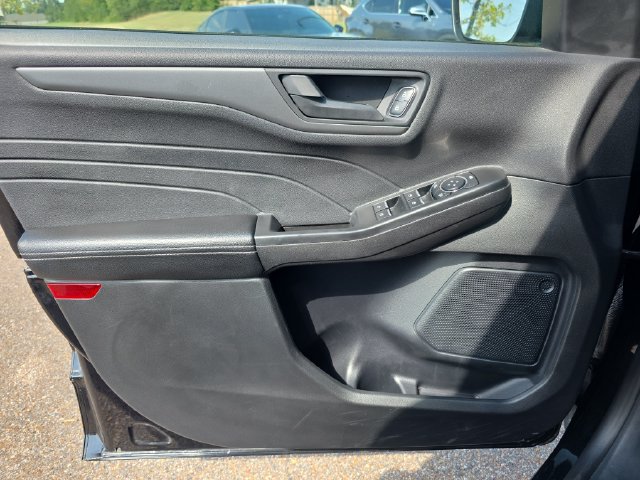 Used 2025 Ford Escape Active AWD/4WD image 17