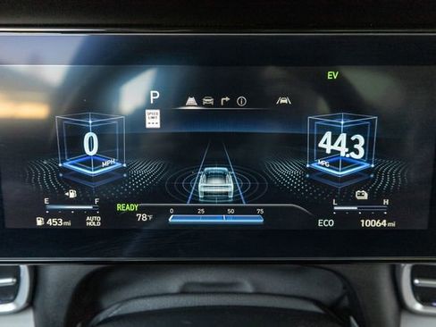 Used 2024 Hyundai Elantra Limited image 9