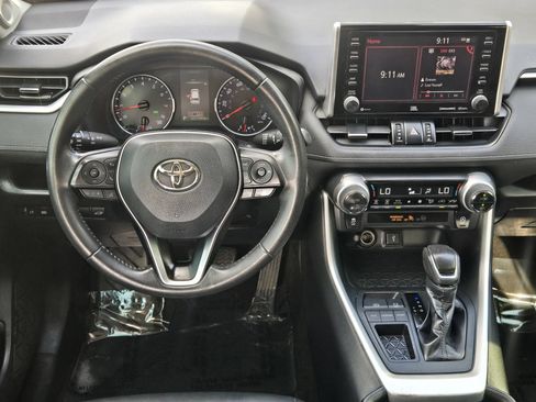 Used 2020 Toyota RAV4 XLE Premium FWD image 26