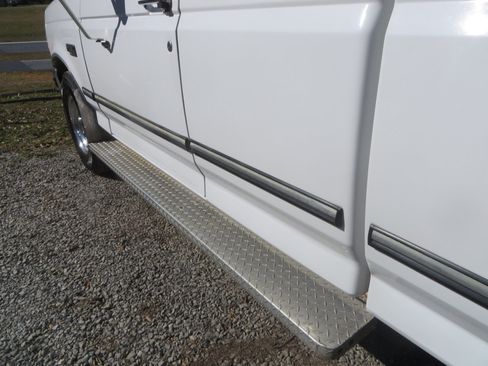 Used 1996 Ford F250 XLT image 11