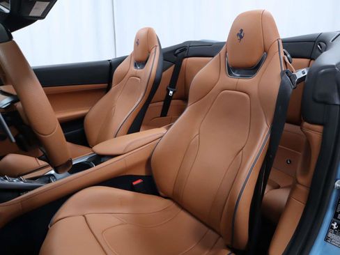 Certified 2022 Ferrari Portofino M image 19