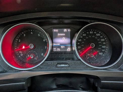 Used 2018 Volkswagen Tiguan SE image 29