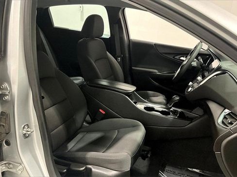 Used 2020 Chevrolet Malibu LT image 30