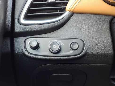 Used 2018 Chevrolet Trax Premier image 15