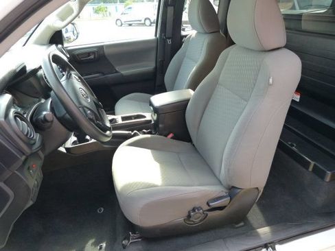 Used 2022 Toyota Tacoma SR RWD image 33