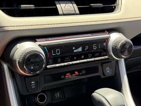 Used 2025 Toyota RAV4 XLE w/ Convenience Package FWD image 10