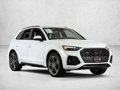 Certified 2025 Audi Q5 e Premium Plus w/ Premium Plus Package AWD/4WD image 3