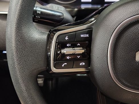 Used 2023 Kia Sorento LX image 49