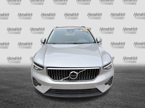 Used 2025 Volvo XC40 B5 Plus image 3
