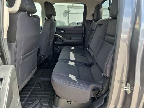 Used 2022 Nissan Frontier SV AWD/4WD image 26