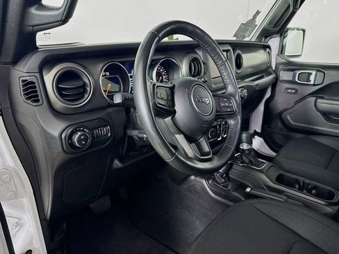 Used 2022 Jeep Gladiator Sport AWD/4WD image 13
