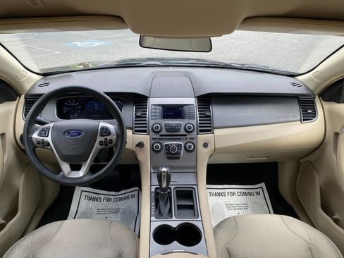 Used 2015 Ford Taurus SE FWD image 23