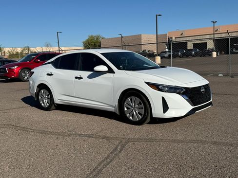 Used 2025 Nissan Sentra S image 3