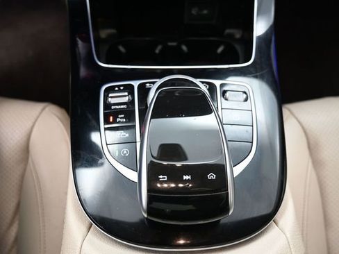 Used 2017 Mercedes-Benz E 300 4MATIC image 24