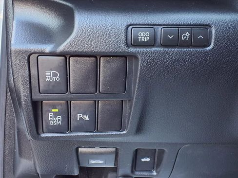 Used 2018 Lexus IS 350 image 16