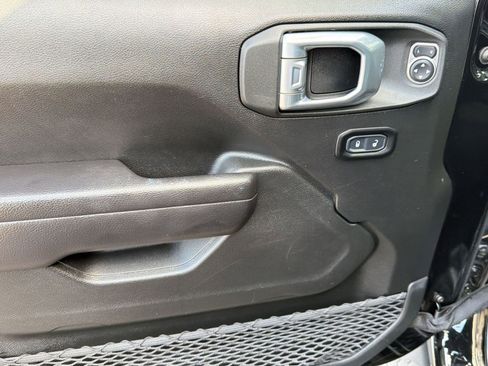 Used 2021 Jeep Wrangler Unlimited Sport image 12