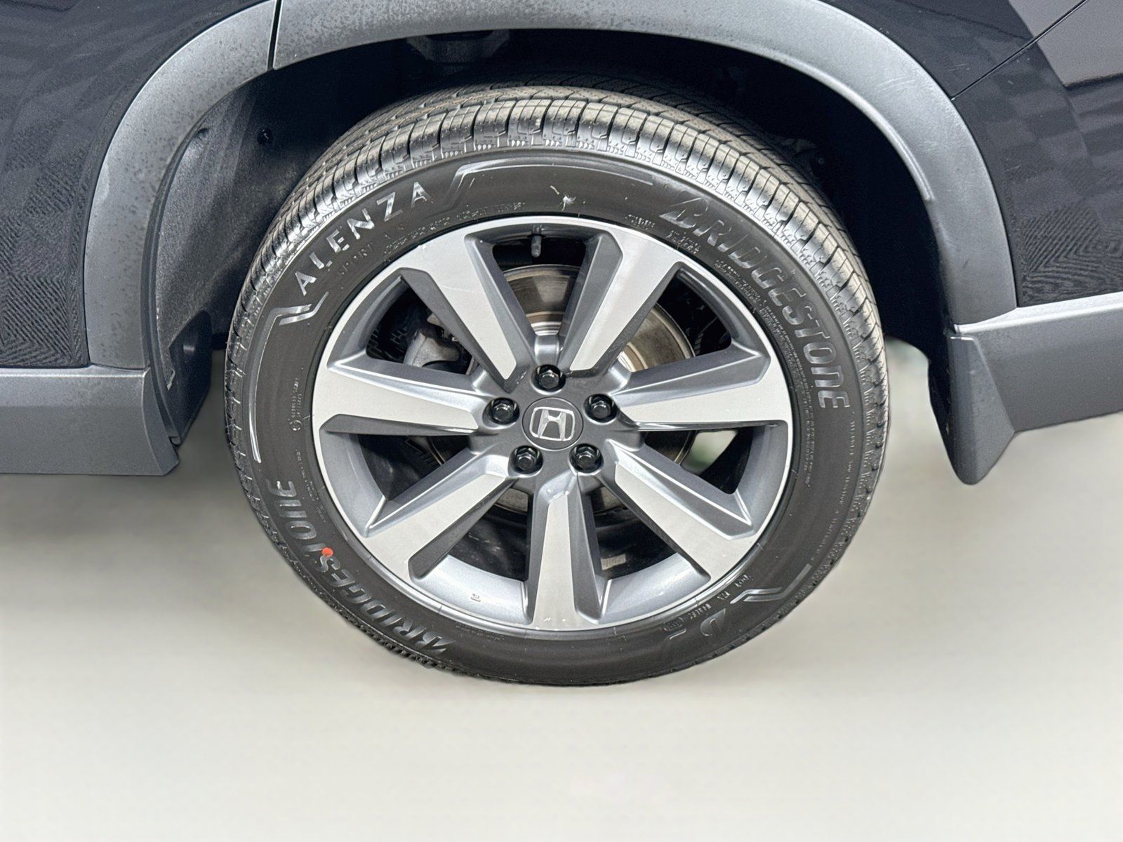 Used 2025 Honda Pilot Elite image 9