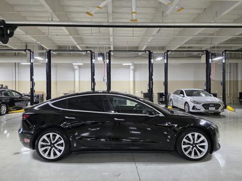 Used 2018 Tesla Model 3 Long Range image 8