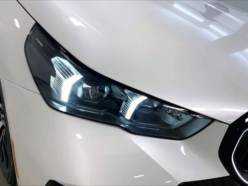 New 2026 BMW 550e xDrive w/ Executive Package image 13