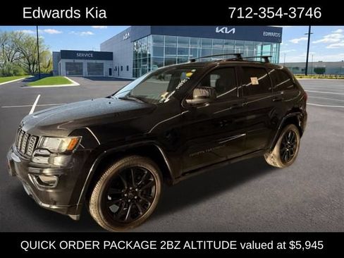 Used 2019 Jeep Grand Cherokee Altitude AWD/4WD image 1