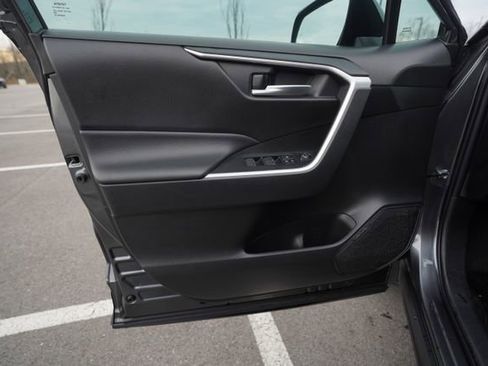 Used 2022 Toyota RAV4 XLE w/ Convenience Package image 14