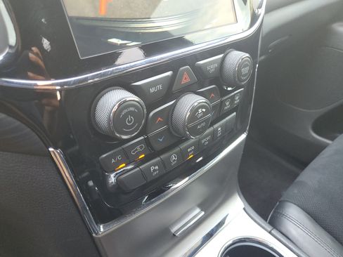 Used 2021 Jeep Grand Cherokee Laredo X RWD image 22