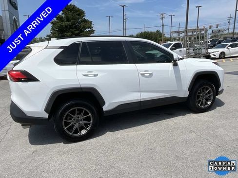 Used 2021 Toyota RAV4 LE AWD/4WD image 13
