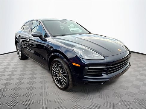 Used 2022 Porsche Cayenne Platinum Edition image 4