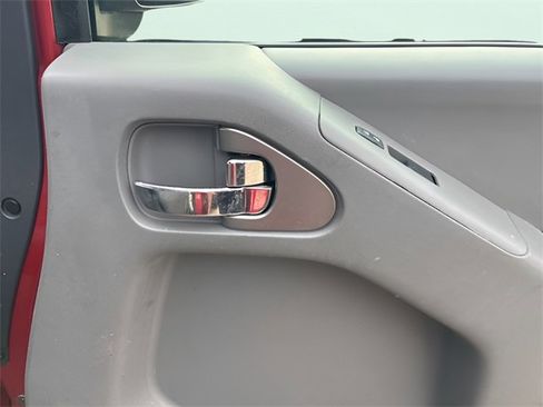 Used 2018 Nissan Frontier SV w/ Value Truck Package image 15