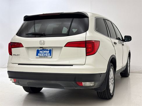 Used 2017 Honda Pilot LX image 8