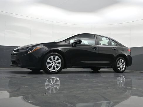 Used 2024 Toyota Corolla LE FWD image 29