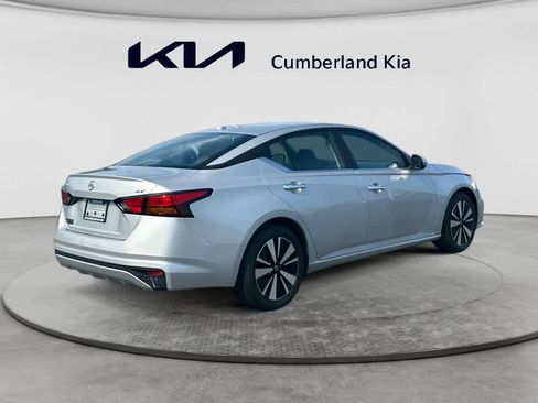 Used 2022 Nissan Altima 2.5 SV FWD image 5