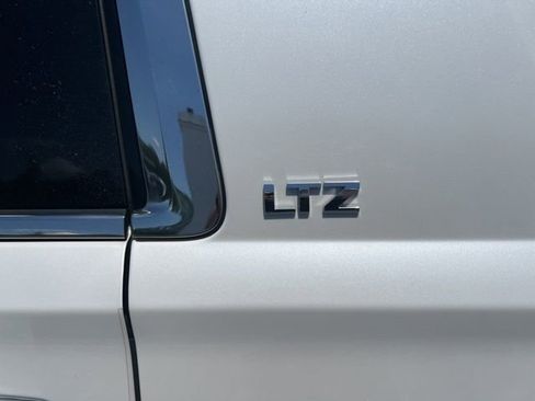 Used 2016 Chevrolet Suburban LTZ AWD/4WD image 6