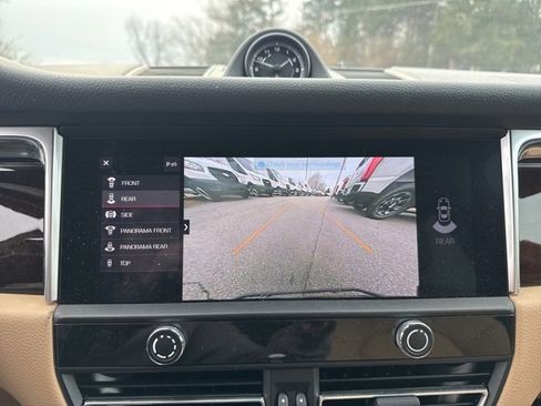 Used 2023 Porsche Macan S image 10