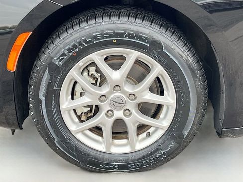 Used 2024 Chrysler Pacifica Touring-L image 30