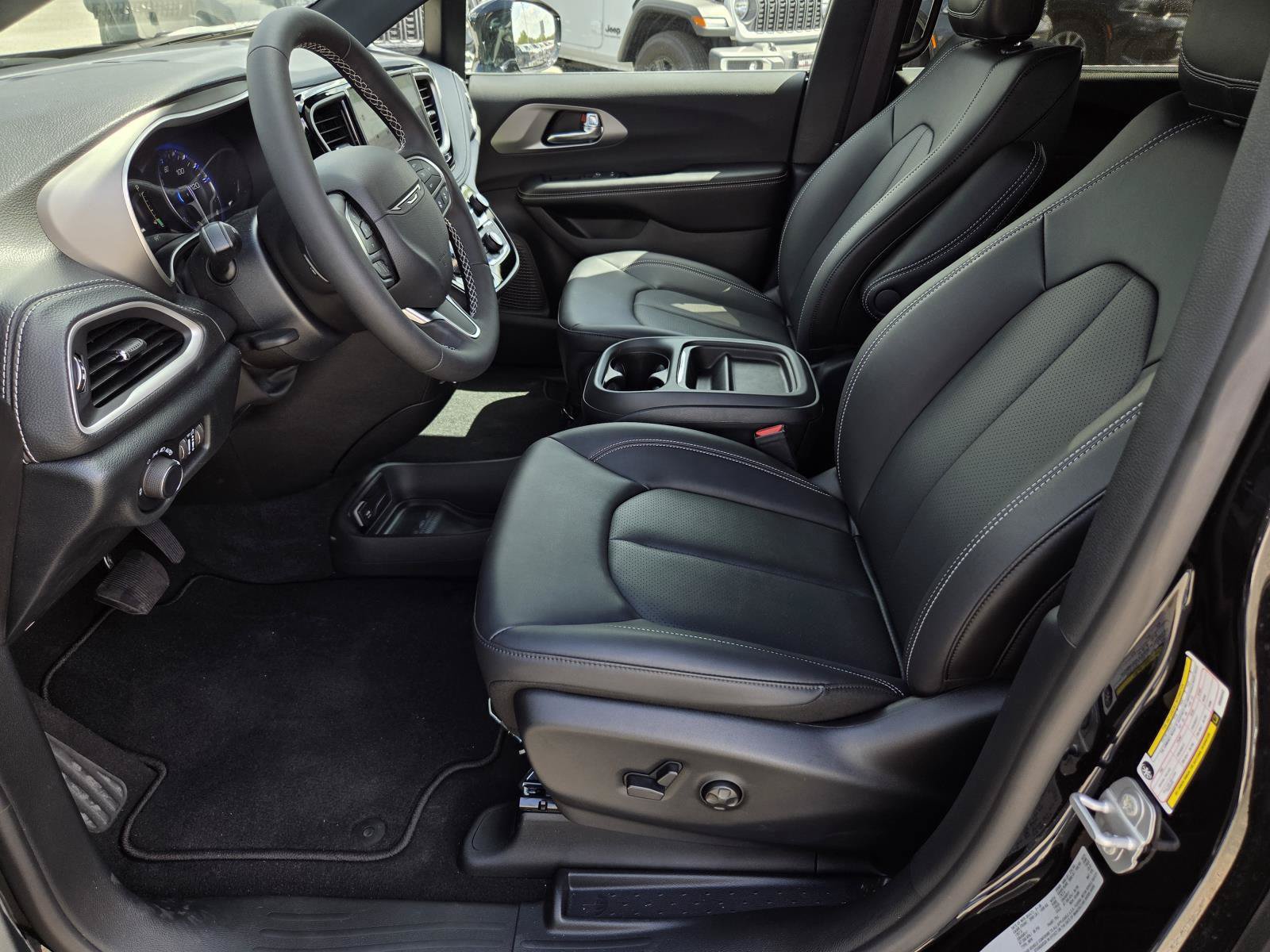 New 2027 Chrysler Pacifica Select FWD image 20